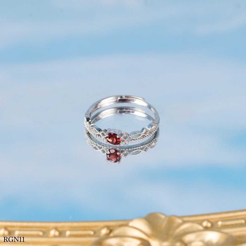 Nhẫn Bạc Garnet