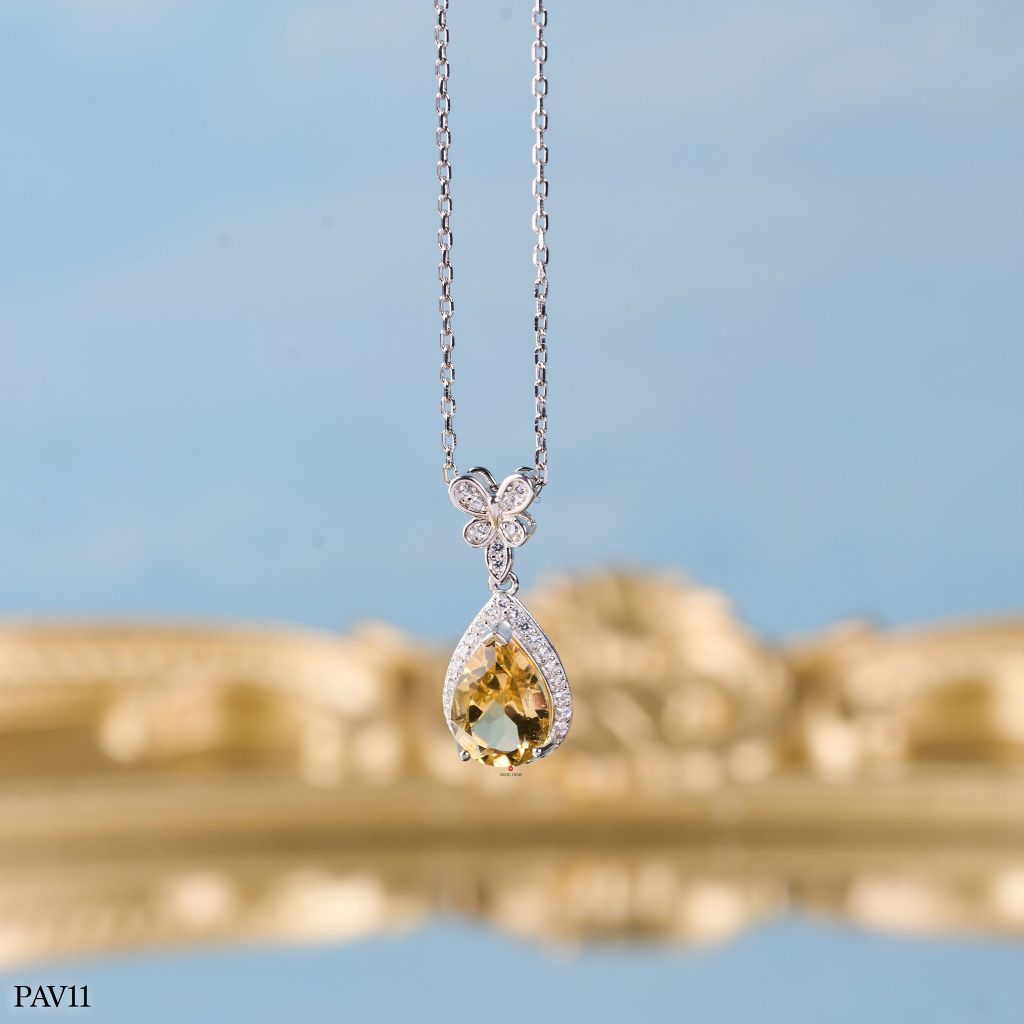 Dây Chuyền Đá Thiên Nhiên - Vẻ đẹp tinh tế giữa ánh sáng