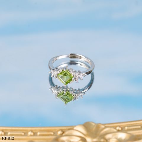 Nhẫn Bạc Peridot – Sắc xanh tươi mới từ thiên nhiên