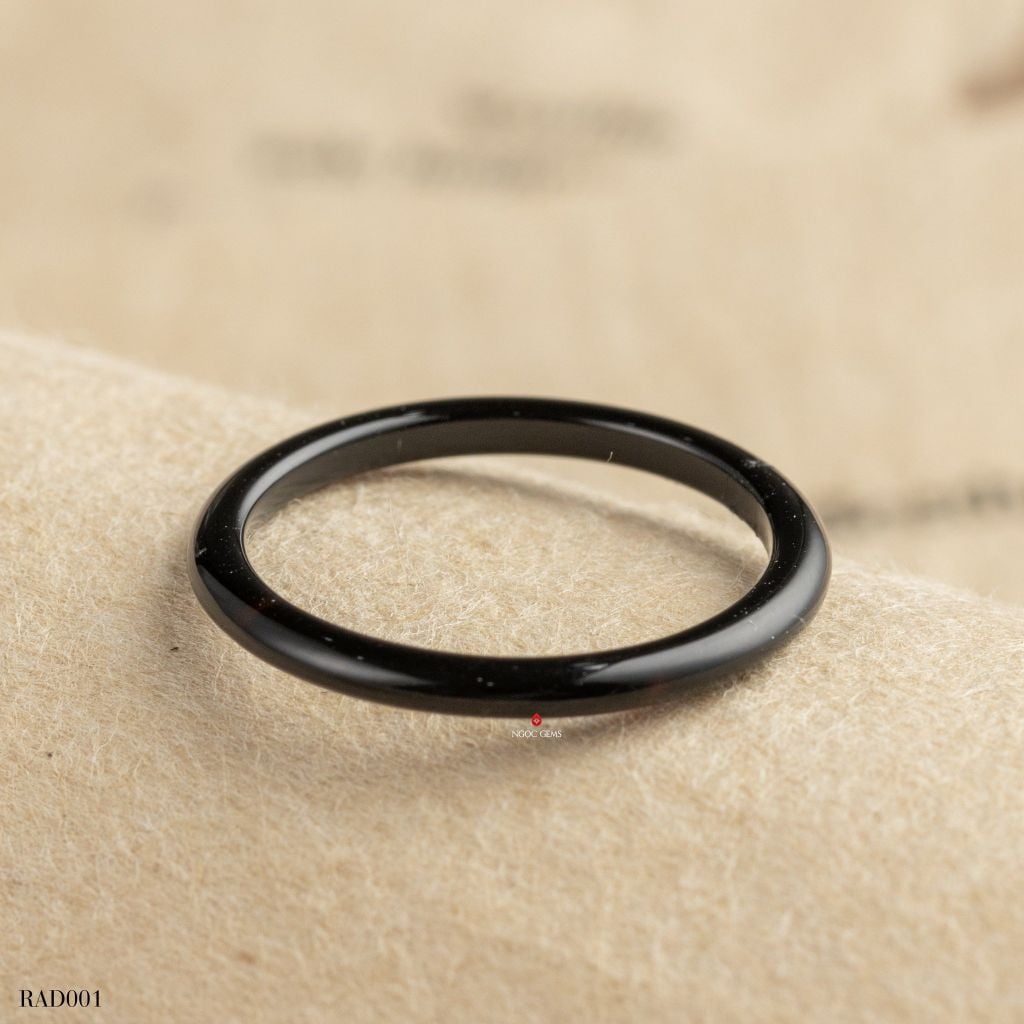 Nhẫn Nguyên Khối