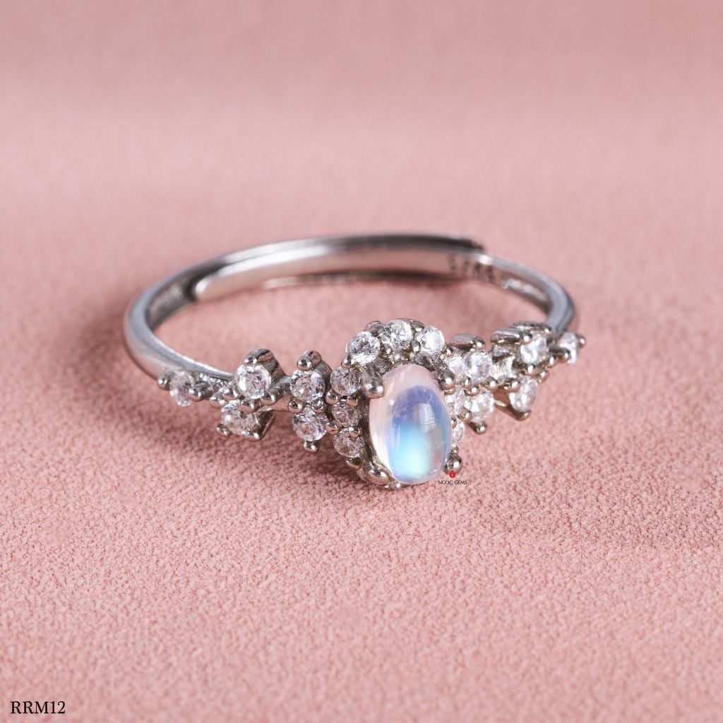 Nhẫn Bạc Moonstone – Vẻ đẹp huyền ảo dưới ánh trăng