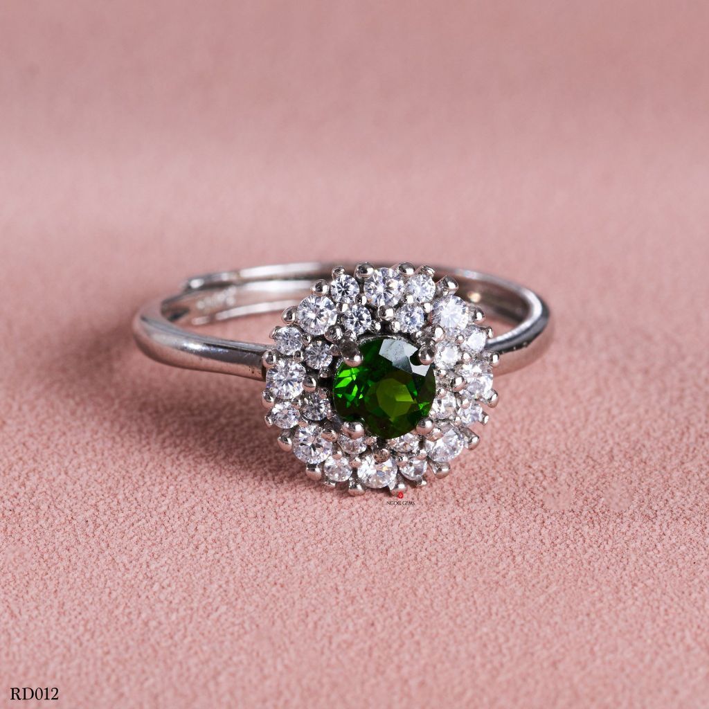 Nhẫn Bạc Diopside – Thanh âm của sắc xanh diệu kỳ
