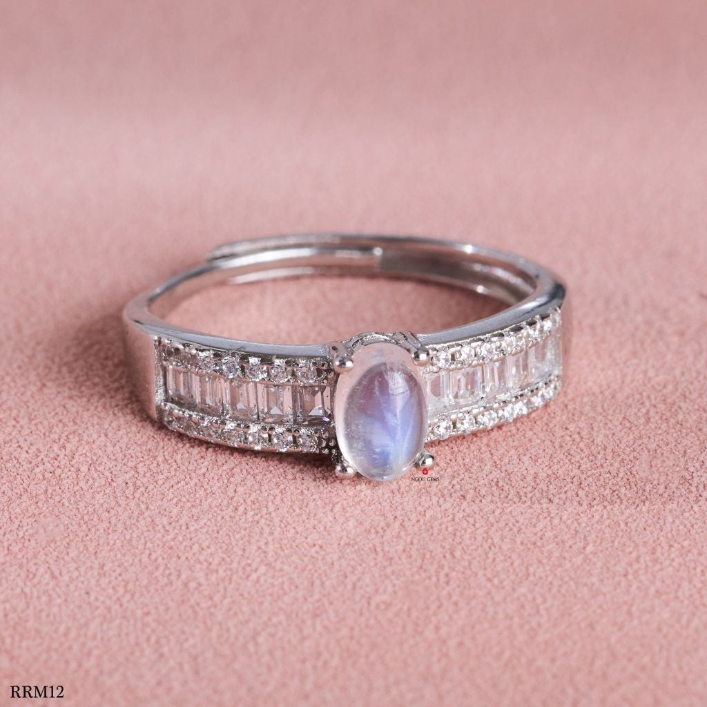 Nhẫn Bạc Moonstone – Vẻ đẹp huyền ảo dưới ánh trăng
