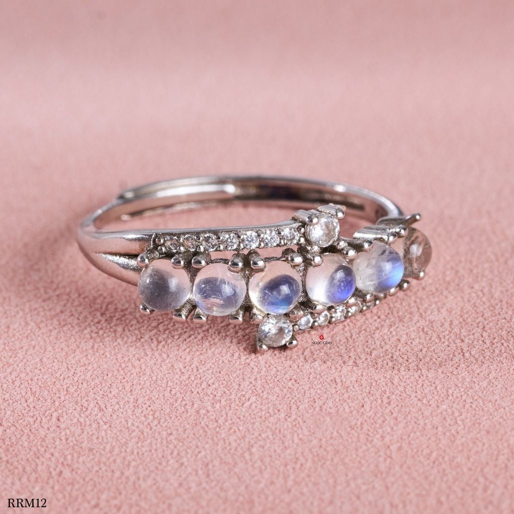 Nhẫn Bạc Moonstone – Vẻ đẹp huyền ảo dưới ánh trăng