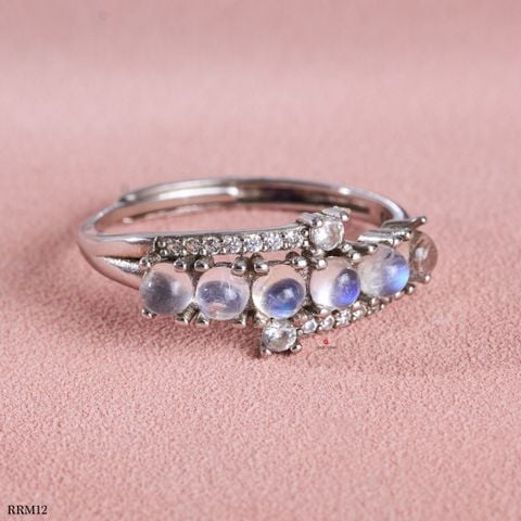 Nhẫn Bạc Moonstone – Vẻ đẹp huyền ảo dưới ánh trăng
