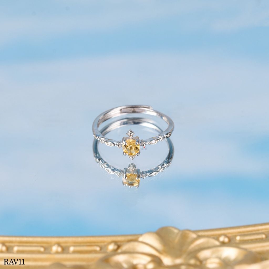 Nhẫn Bạc Thạch Anh Vàng – Sắc rực rỡ trong từng đường nét