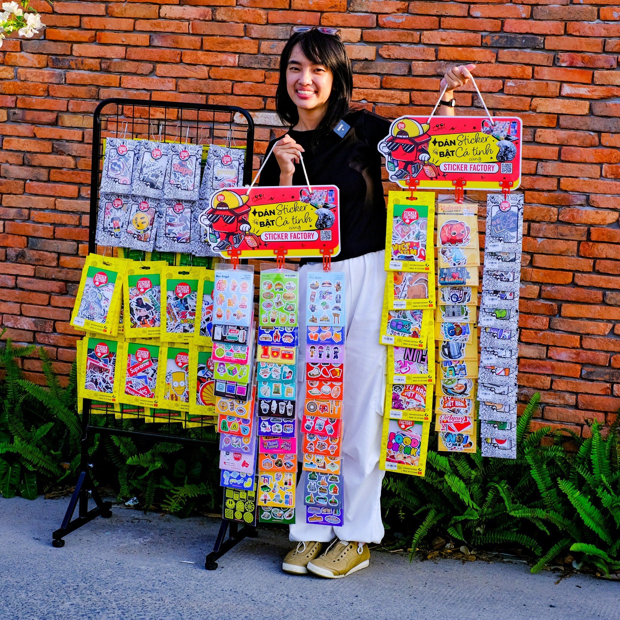 Kệ lưới sắt 2 mặt đế đứng