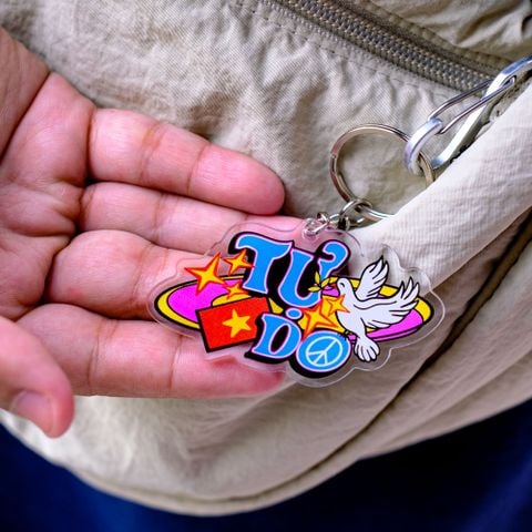  KC0028 Tự do - Móc khóa Acrylic 