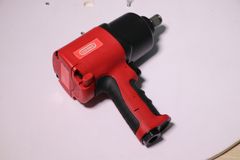 Mở bu lông bằng hơi OSHIMA MBLH 3/4inch Đỏ-đen Hoạt động bằng khí nén