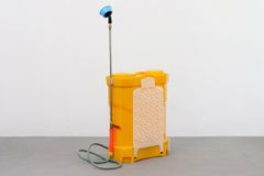 Máy phun thuốc trừ sâu, côn trùng điện CON ONG VÀNG Li20 pin Vàng Pin lithium 12V8Ah