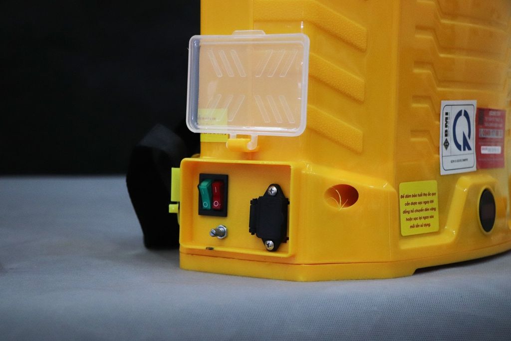 Máy phun thuốc trừ sâu, côn trùng điện MITSUKAISHO Li20-DP-2pin Vàng Pin lithium 12V8Ah-SP