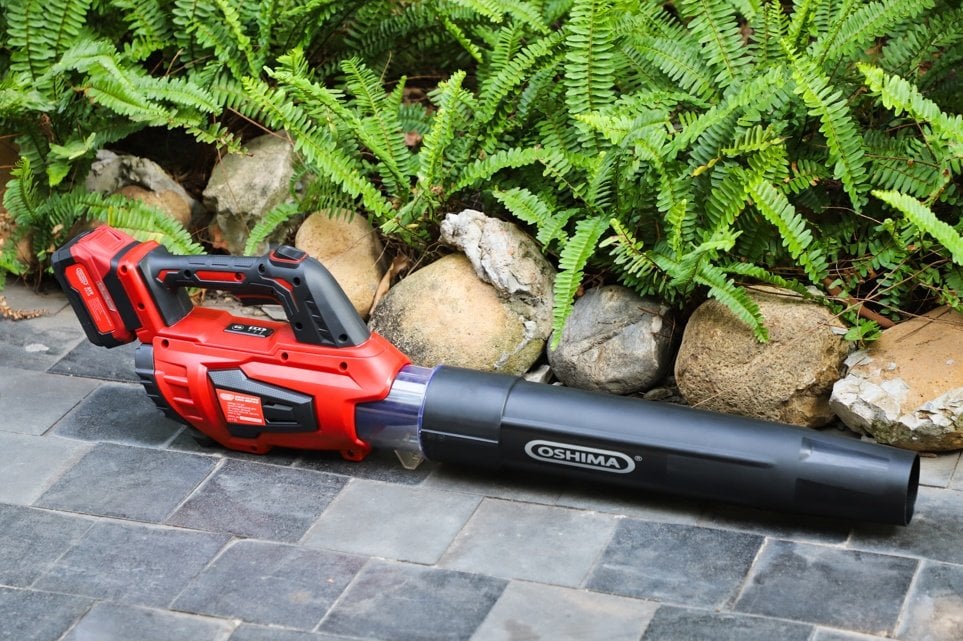 Thổi lá pin lithium Oshima TLP 21V-660 M3/H-D1 Gồm Pin lithium OSHIMA P21V-2.0 Ah-D2