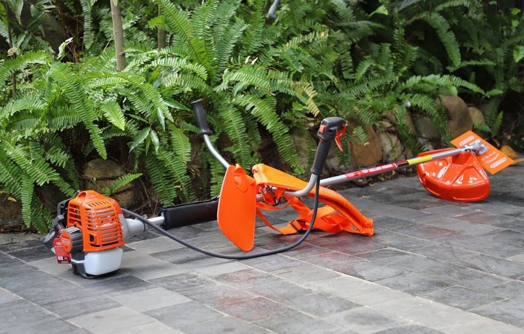 Máy cắt cỏ Oshima 226 850W Cam-xám 2 thì