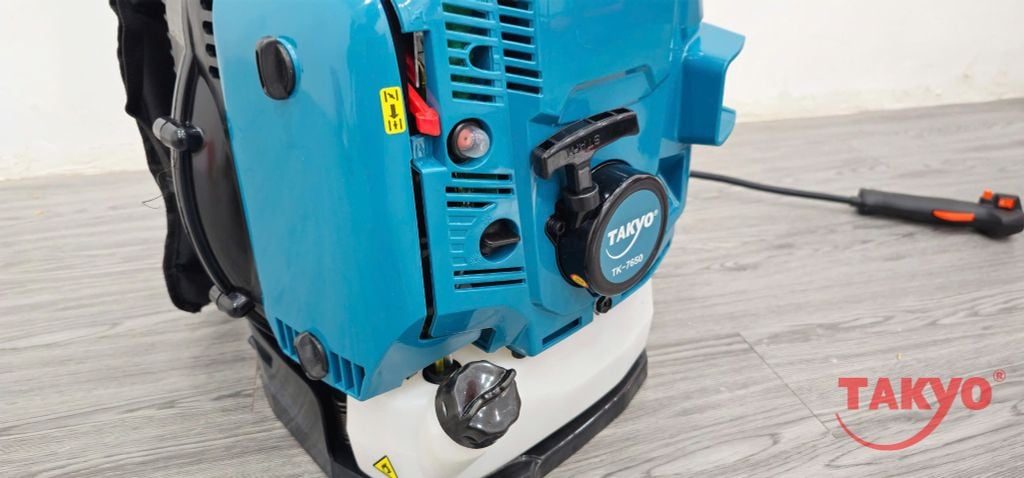 MÁY THỔI LÁ 4 THÌ TAKYO TK 7650 75.6CC