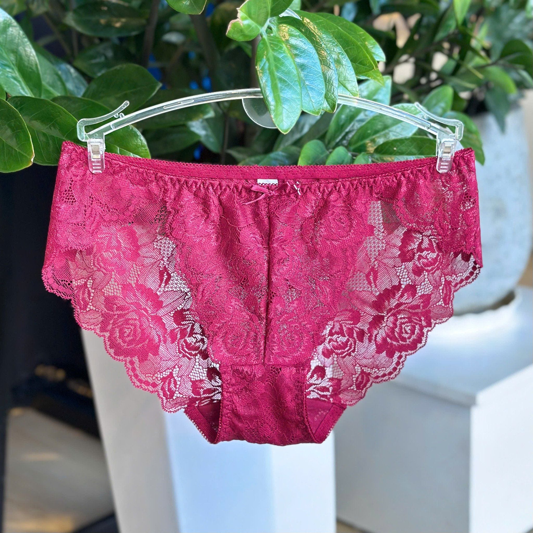  Quần lót ren Benee dáng mở đùi 