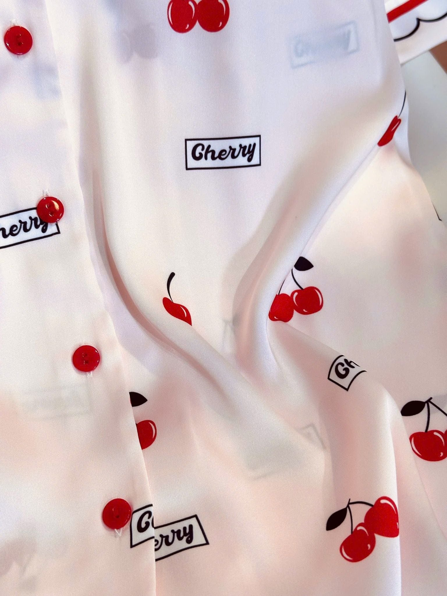  Bộ lụa Pháp cao cấp Pijama hoạ tiết hồng cherry 