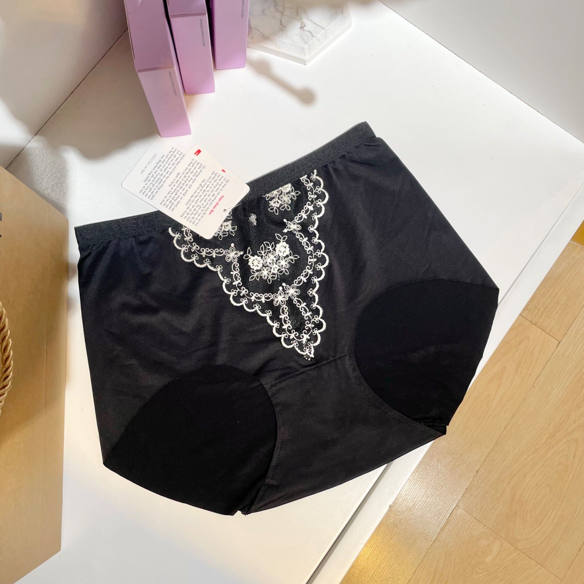  Quần lót lưng cao dáng áo dài 