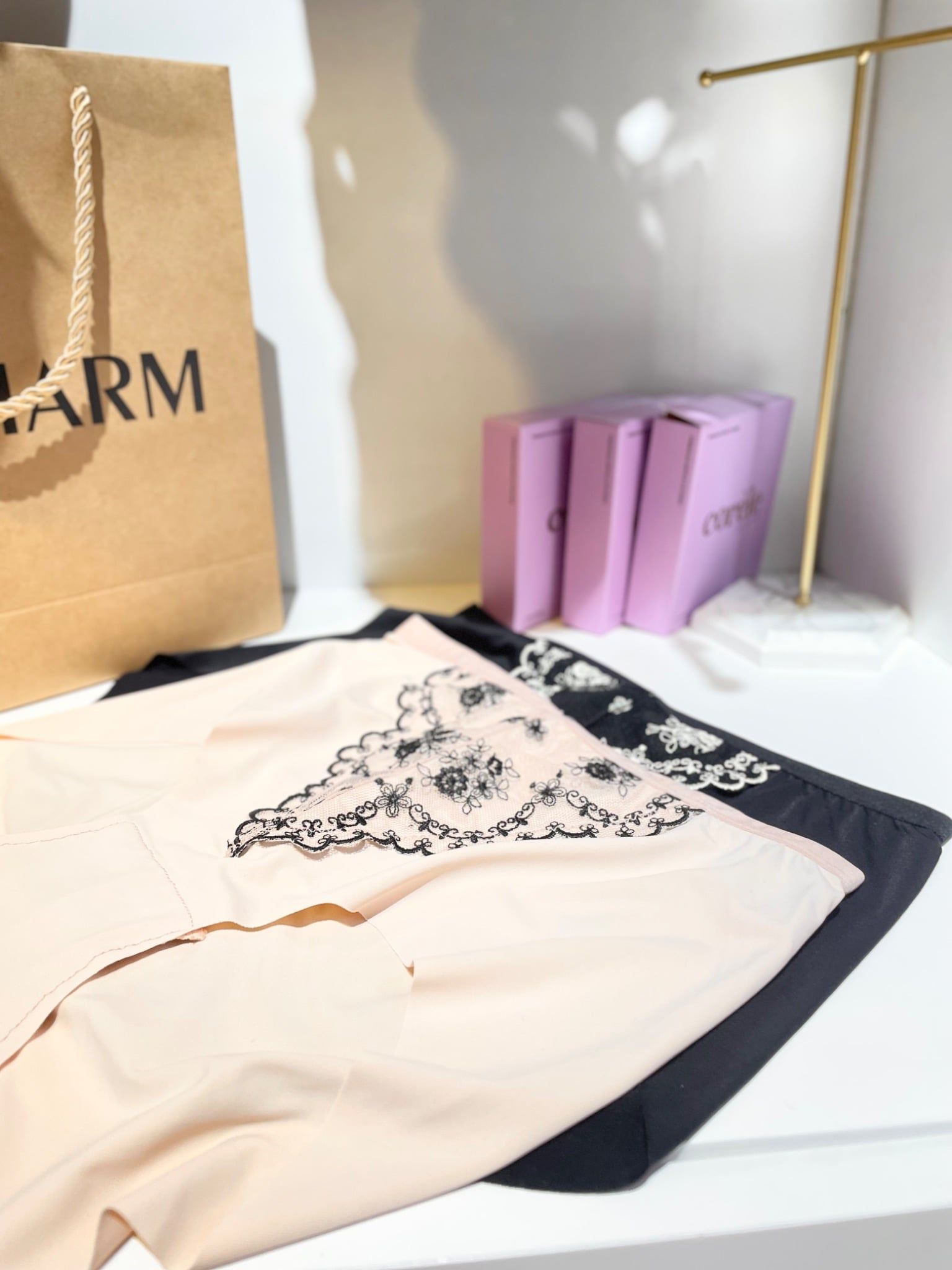  Quần lót lưng cao dáng áo dài 