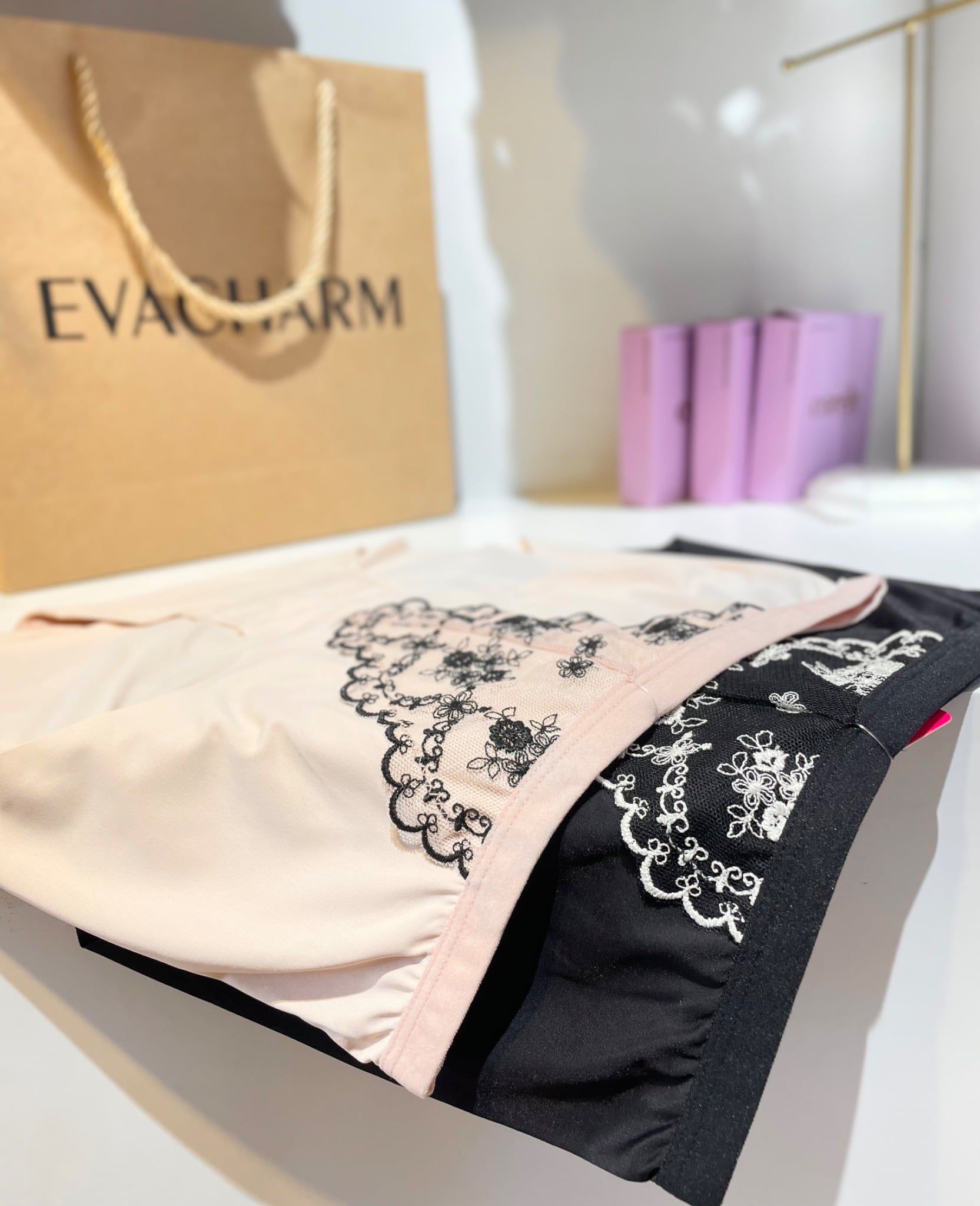  Quần lót lưng cao dáng áo dài 