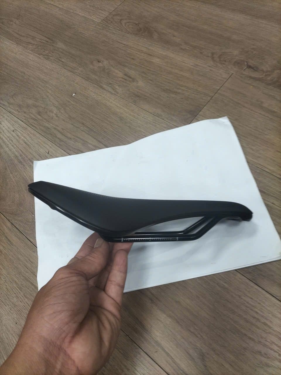 Yên tháo xe Aeolus Comp