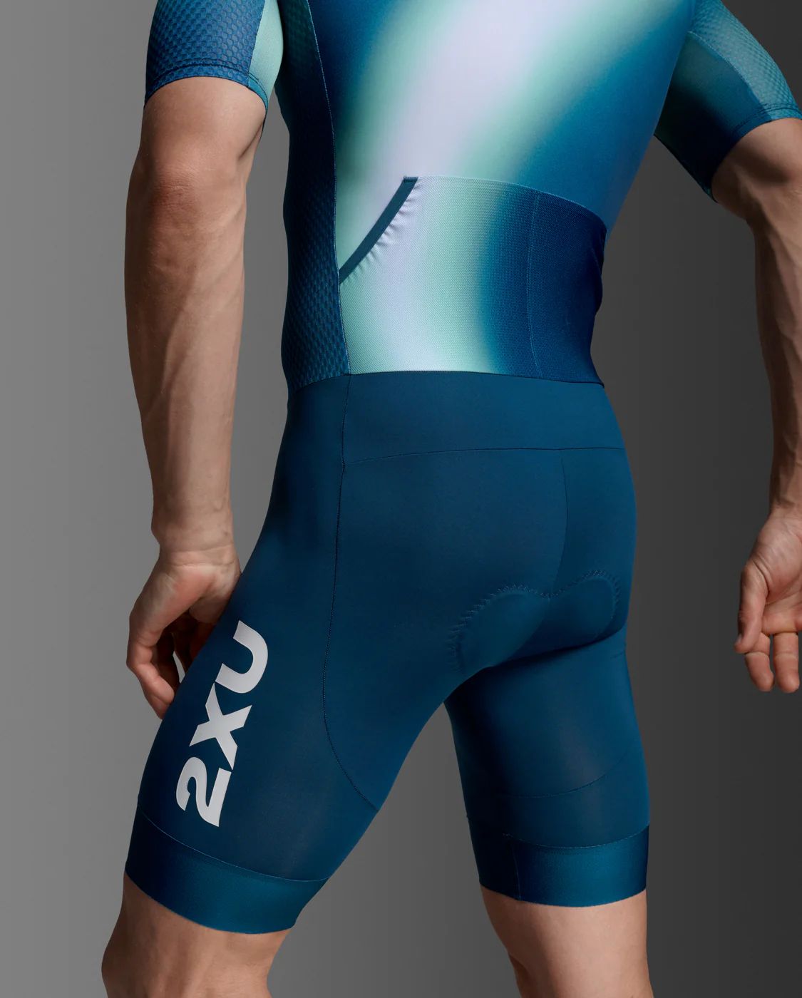 Triathlon Suits 2XU Aero Hex Sleeved Trisuit