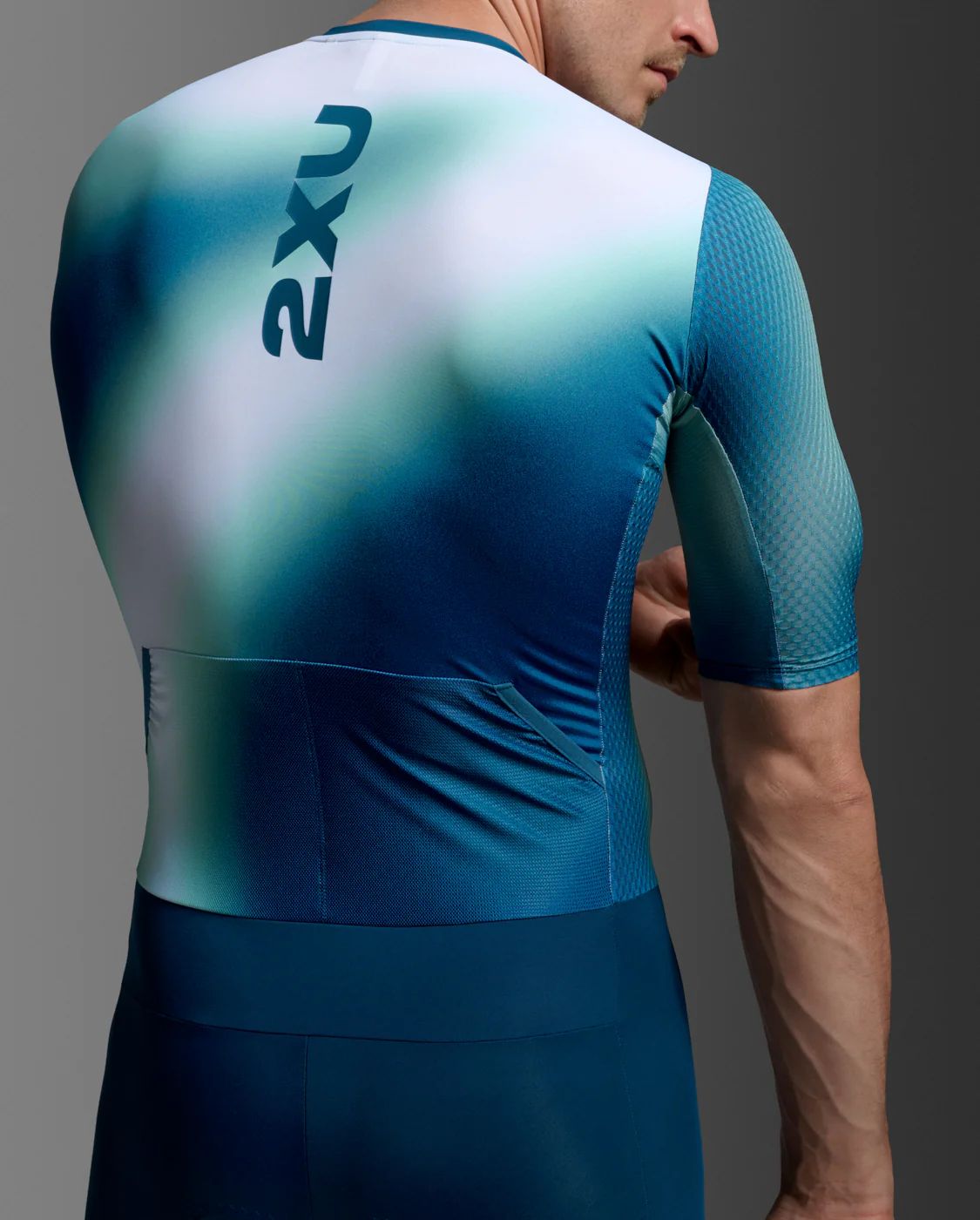 Triathlon Suits 2XU Aero Hex Sleeved Trisuit