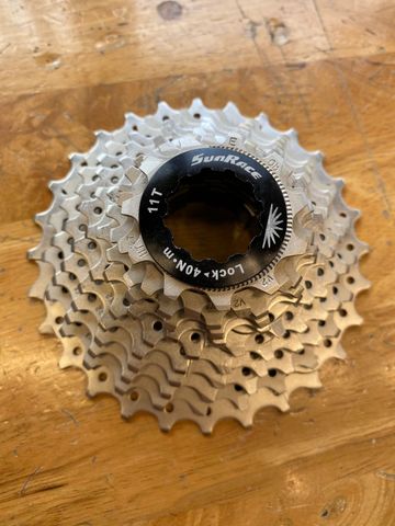 Ổ líp Like New tháo lẻ trainer Kickr Core 2 RUNRACE 11-28T 11 spd
