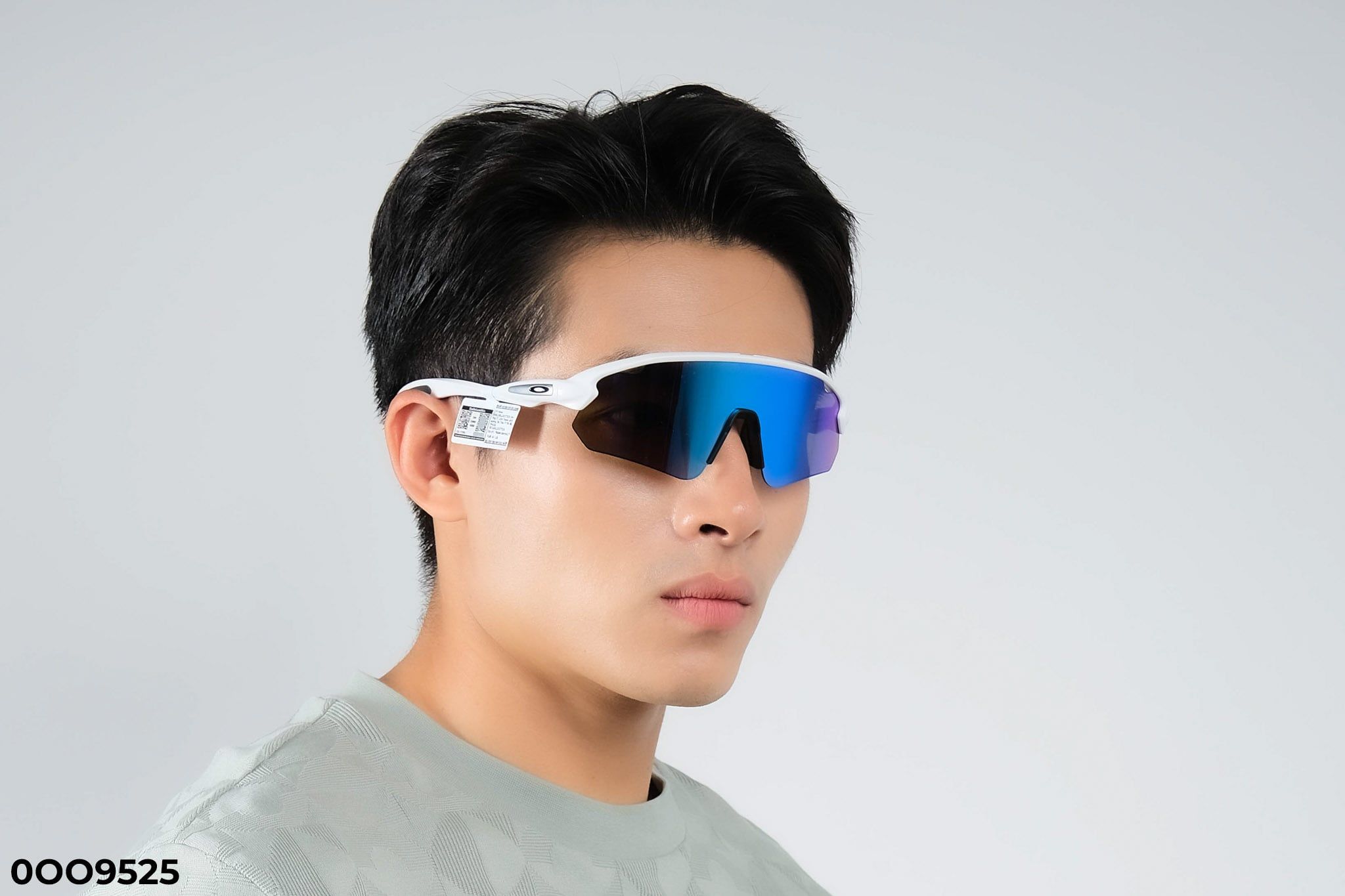  Kính Mát Thể Thao Oakley Eyewear - Sunglasses - 0OO9525 