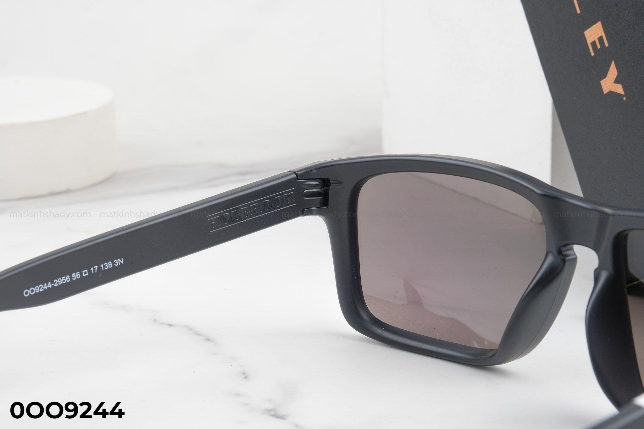  Oakley Eyewear - Sunglasses - 0OO9244 