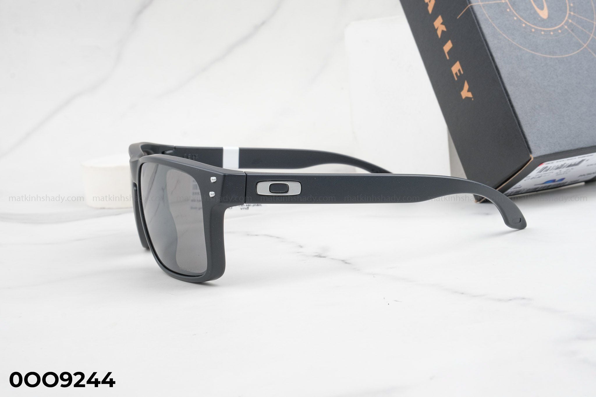  Oakley Eyewear - Sunglasses - 0OO9244 