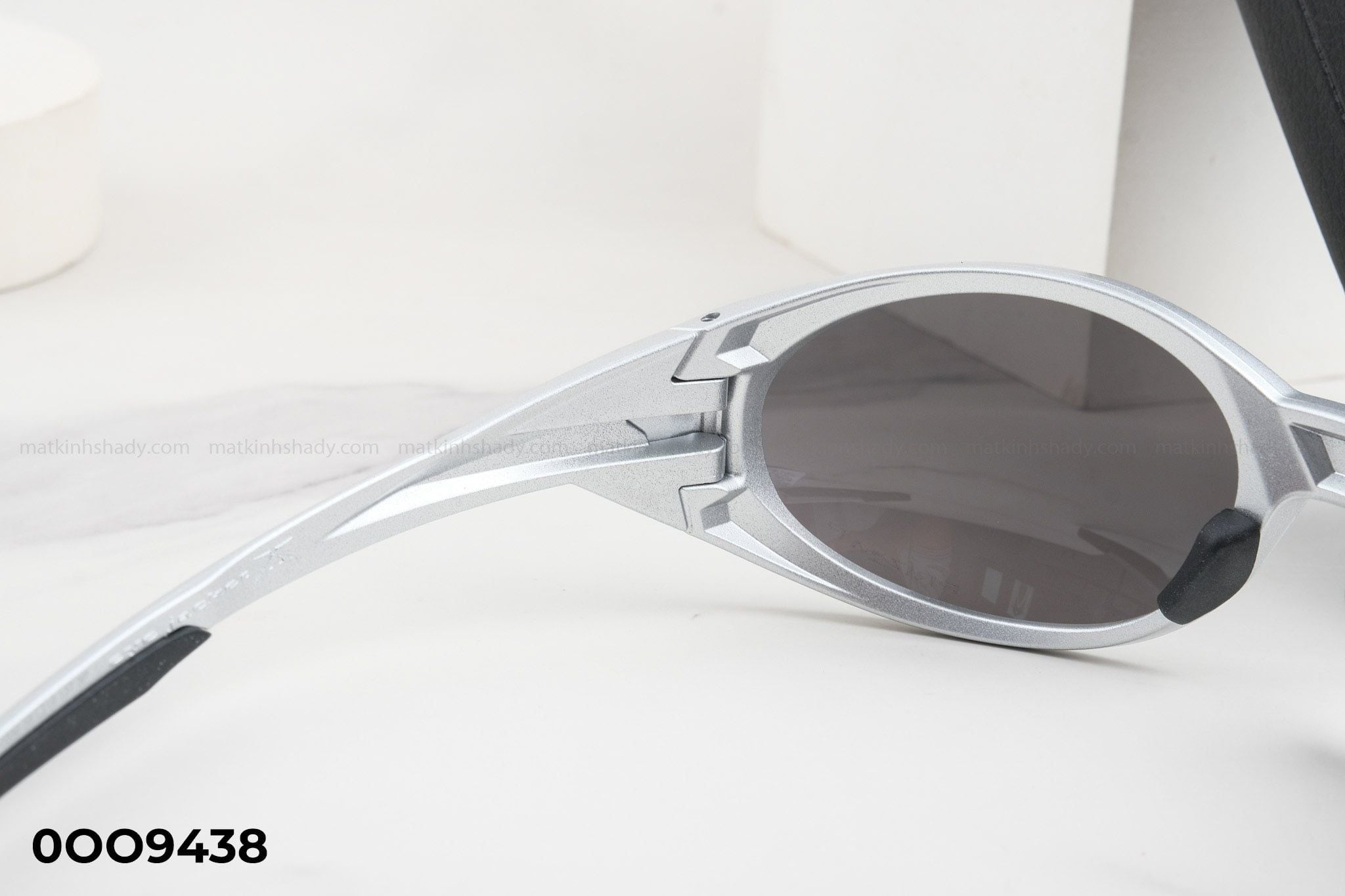  Oakley Eyewear - Sunglasses - 0OO9438 