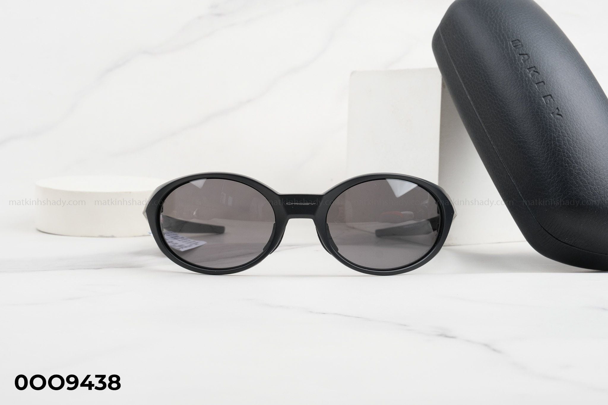  Oakley Eyewear - Sunglasses - 0OO9438 