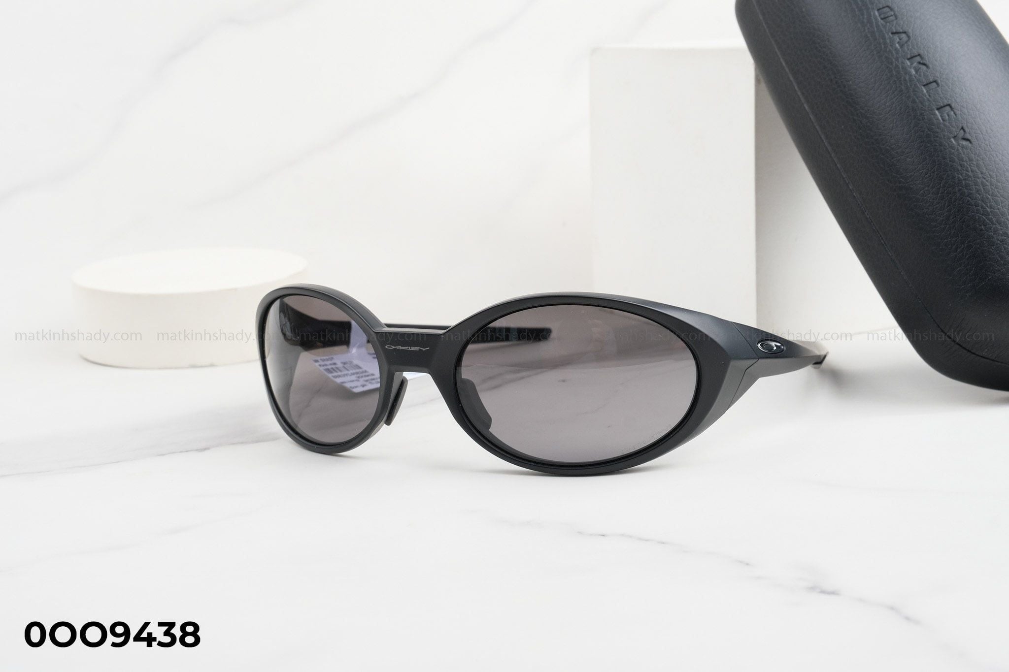  Oakley Eyewear - Sunglasses - 0OO9438 