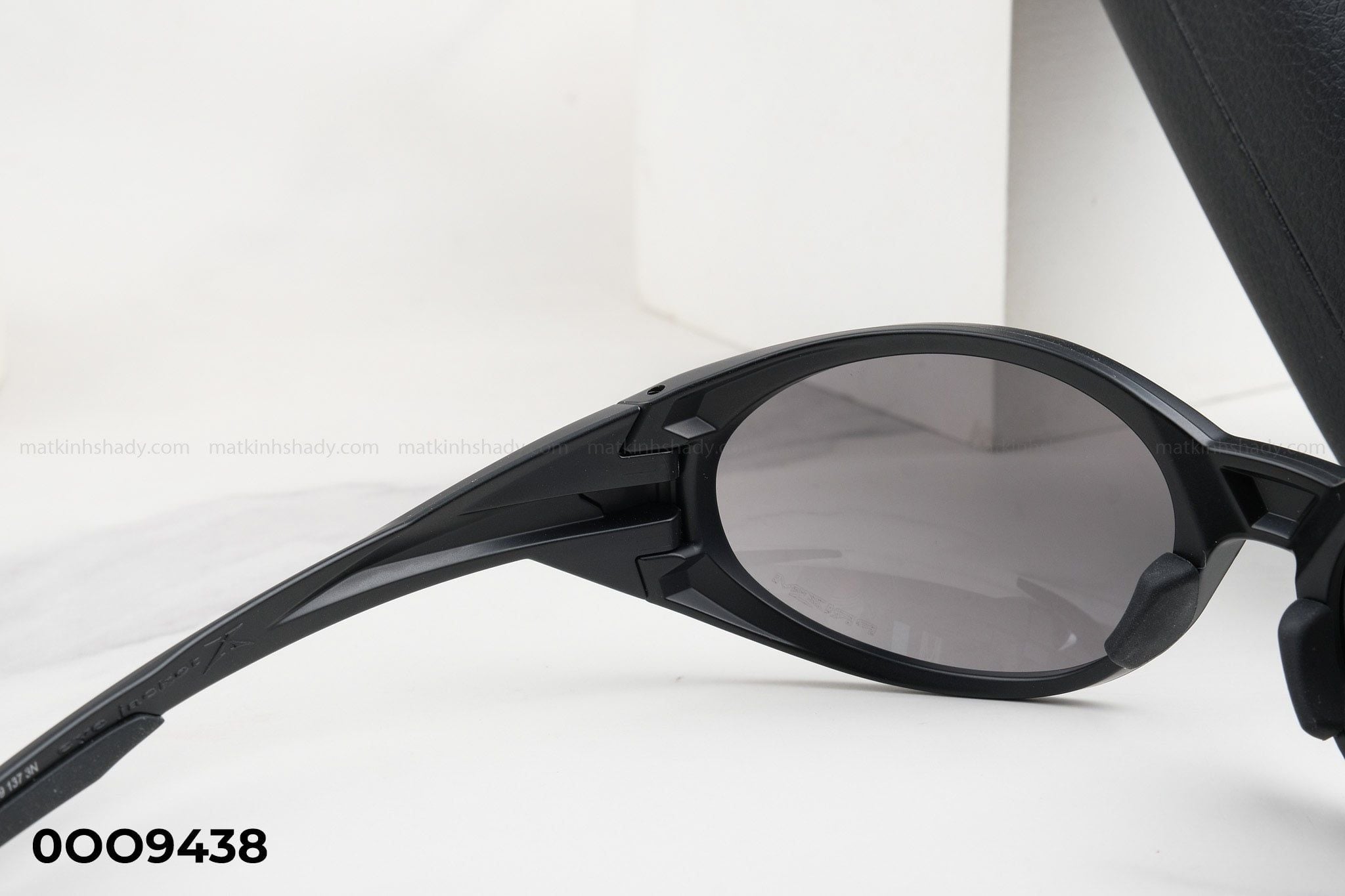  Oakley Eyewear - Sunglasses - 0OO9438 