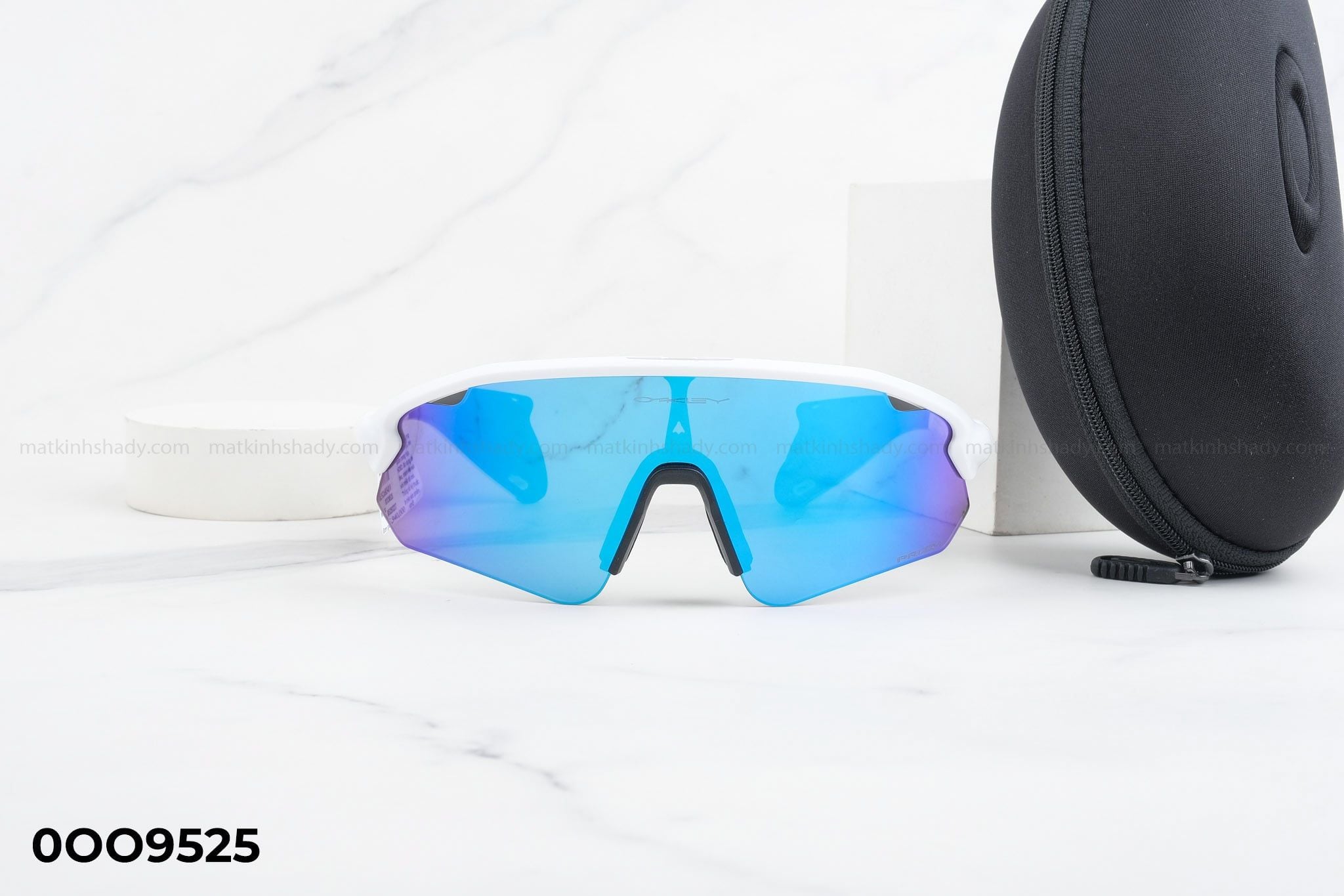  Oakley Eyewear - Sunglasses - 0OO9525 