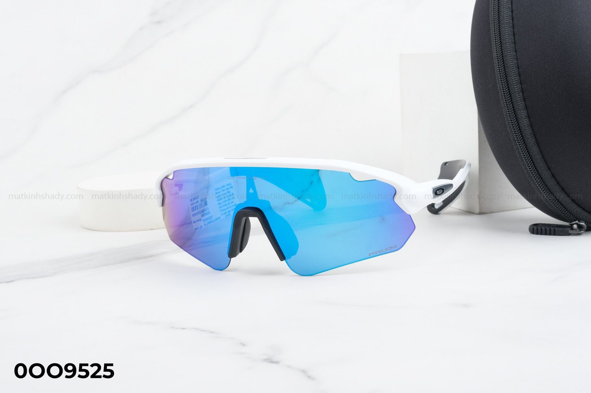  Oakley Eyewear - Sunglasses - 0OO9525 