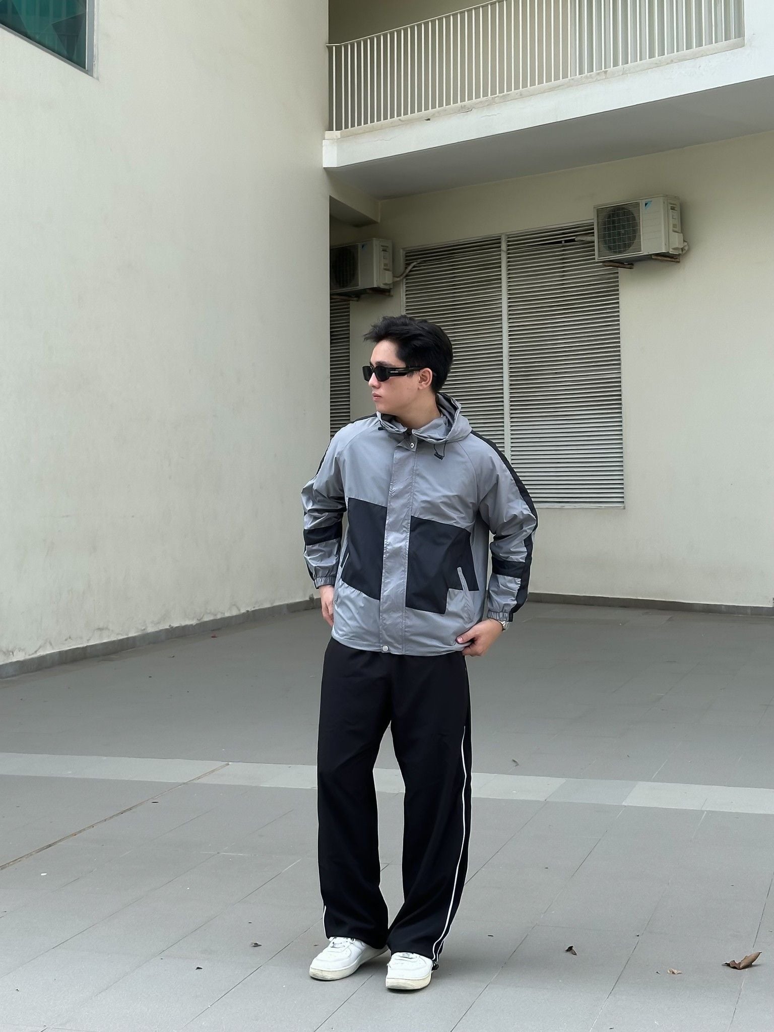  Quần Jogger Vải Dù Co Giãn, Form Rộng QJK0044 