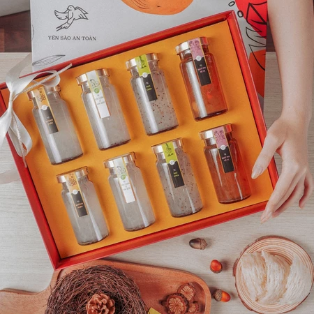 2026 - Hộp quà 8 lọ Yến 140ml Tình Thân, mix 4 vị Đường phèn + Hạt Chia + Lê Hàn Quốc + Tứ vị Quý Phi