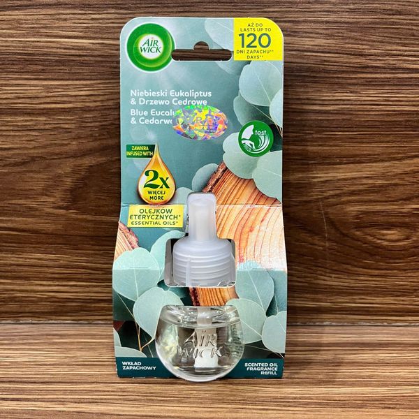 Chai tinh dầu cắm điện Air Wick Refill AWK8246 Blue Eucalyptus & Cedarwood 19ml (Hương gỗ tuyết tùng)