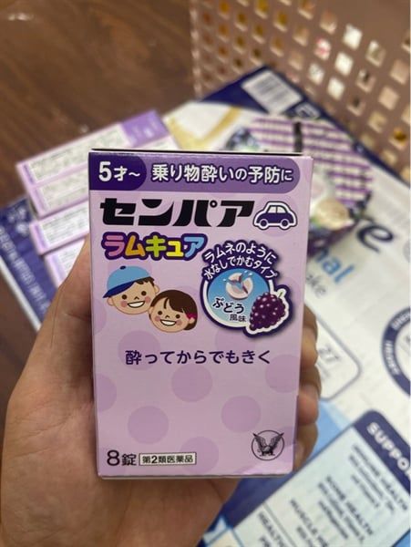 Kẹo chống say tàu xe cho bé vị nho 8 viên - 5 tuổi +