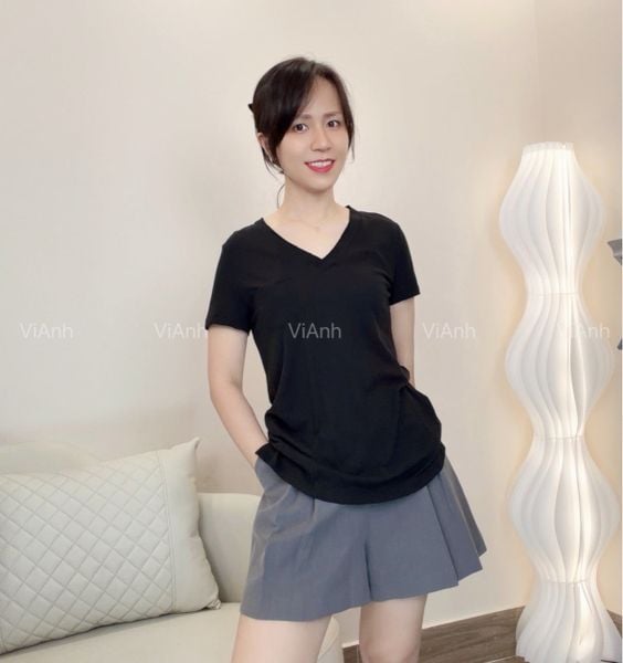 Áo thun cổ tim ngắn tay túi ngực