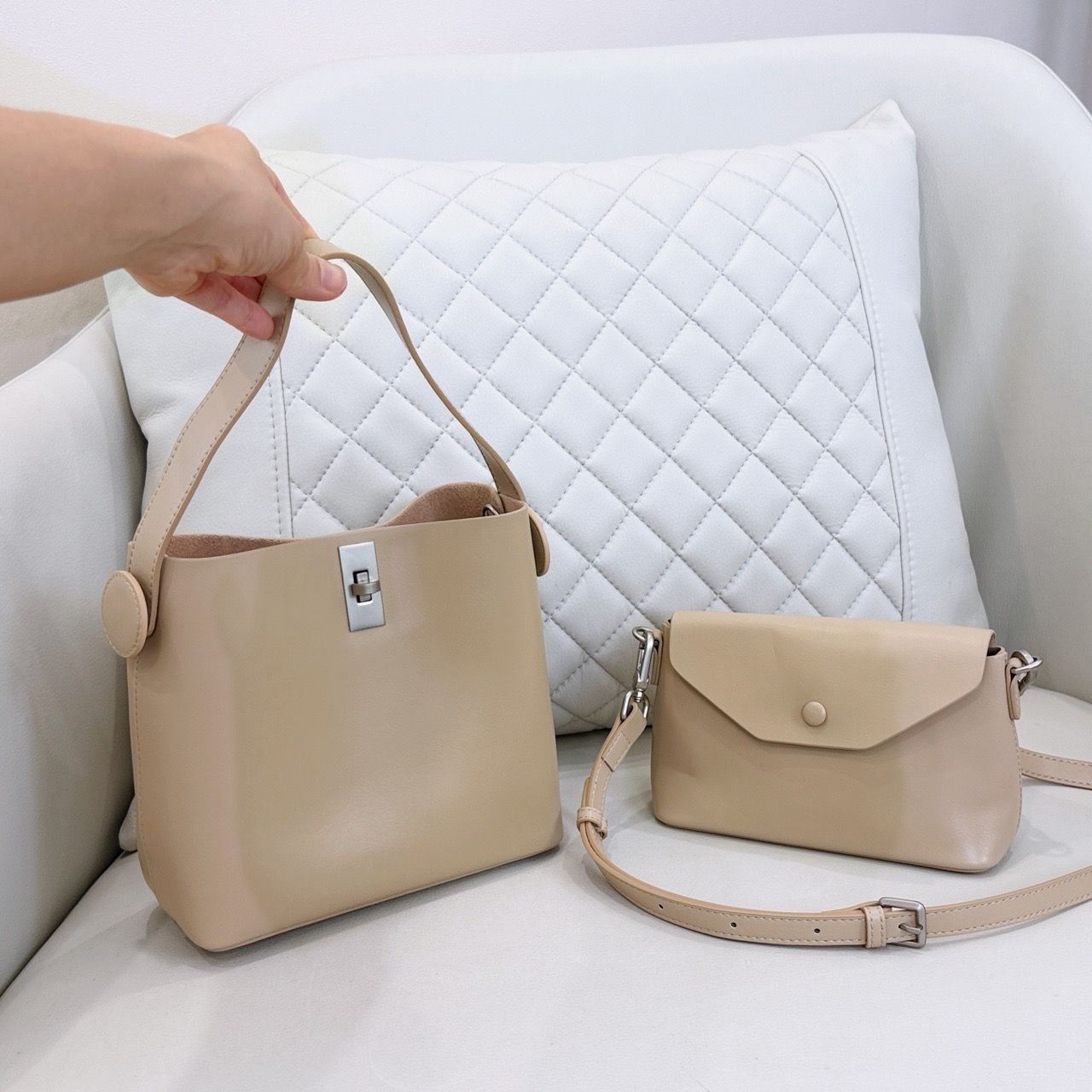 Túi K924 đeo chéo kèm Pouch Oinny CĐC S924 / M22 Đ20 C19 / KEM
