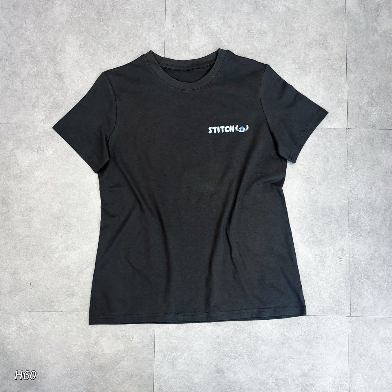 Áo thun ngắn tay in hình STITCH H60 / GHI