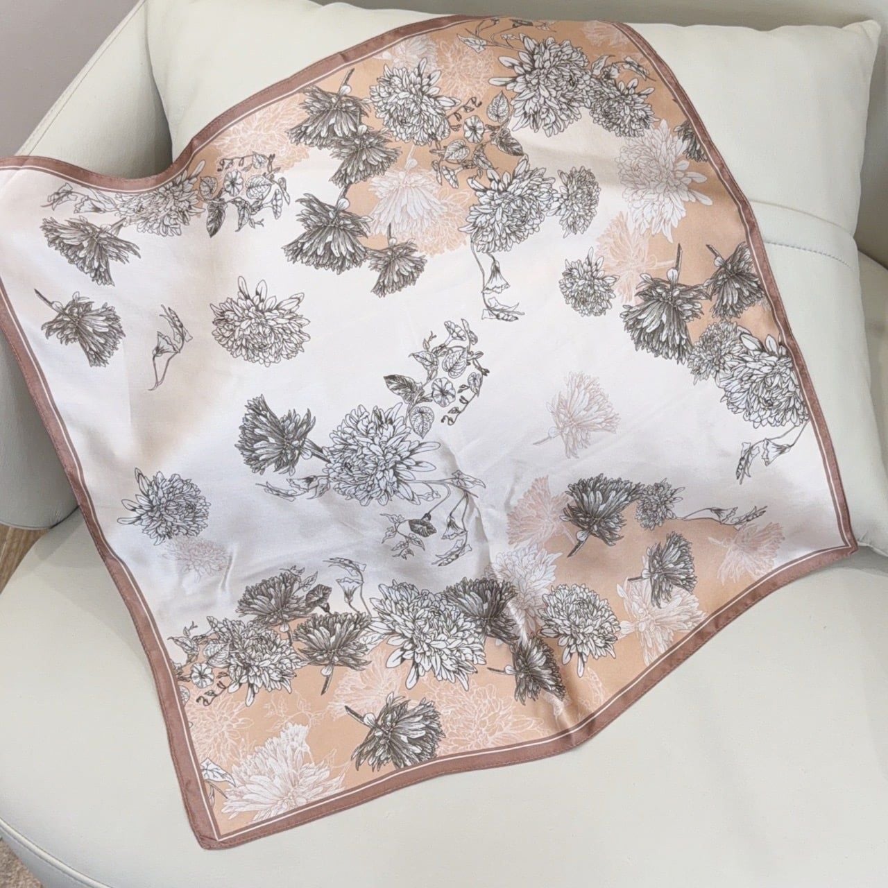 Khăn quàng cổ Xuất Khẩu / 52x52 / NÂU