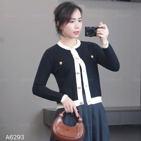 Áo len A3 dài tay cổ tròn ZR / ĐEN