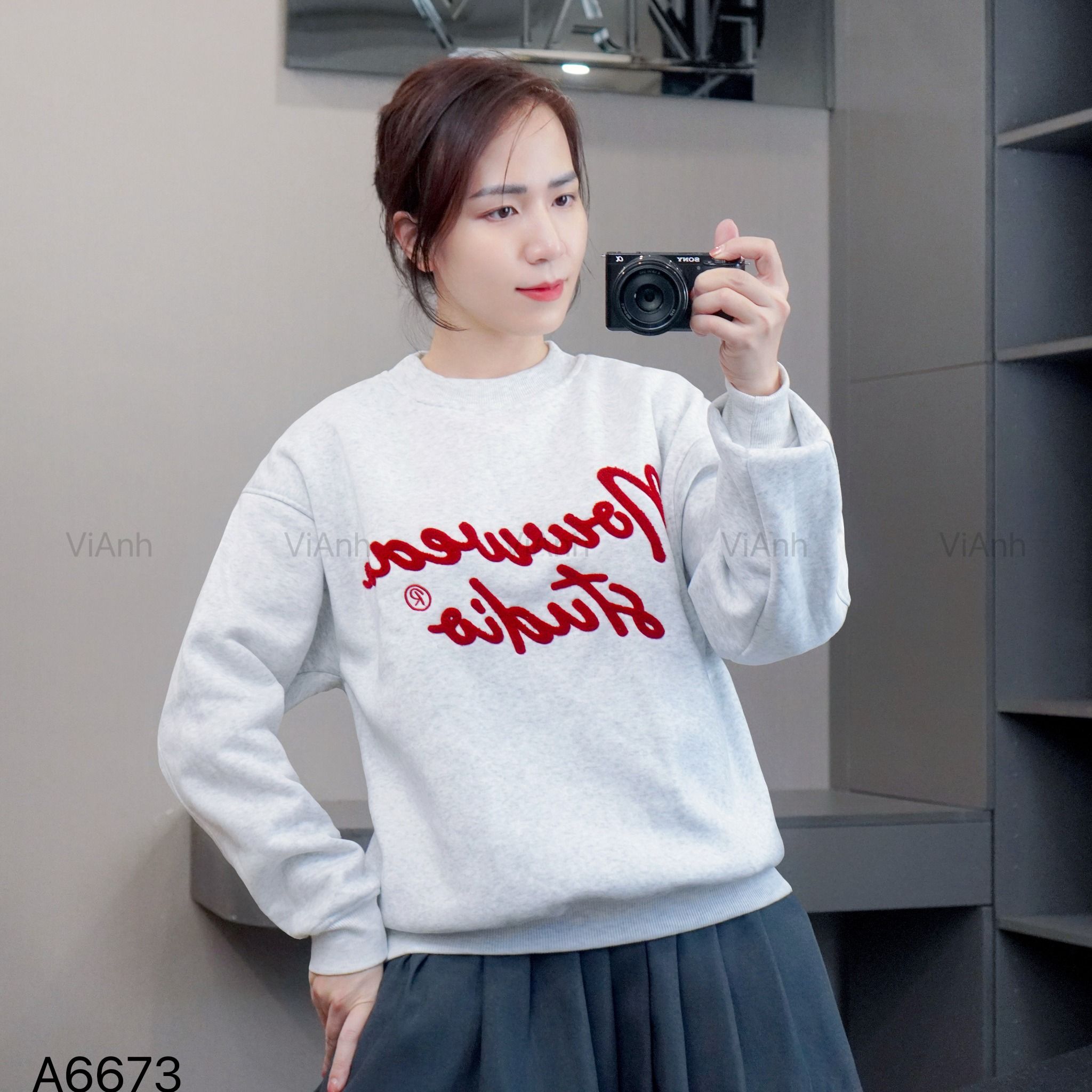 Áo T73 sweater thêu chữ / XÁM CHỮ ĐỎ
