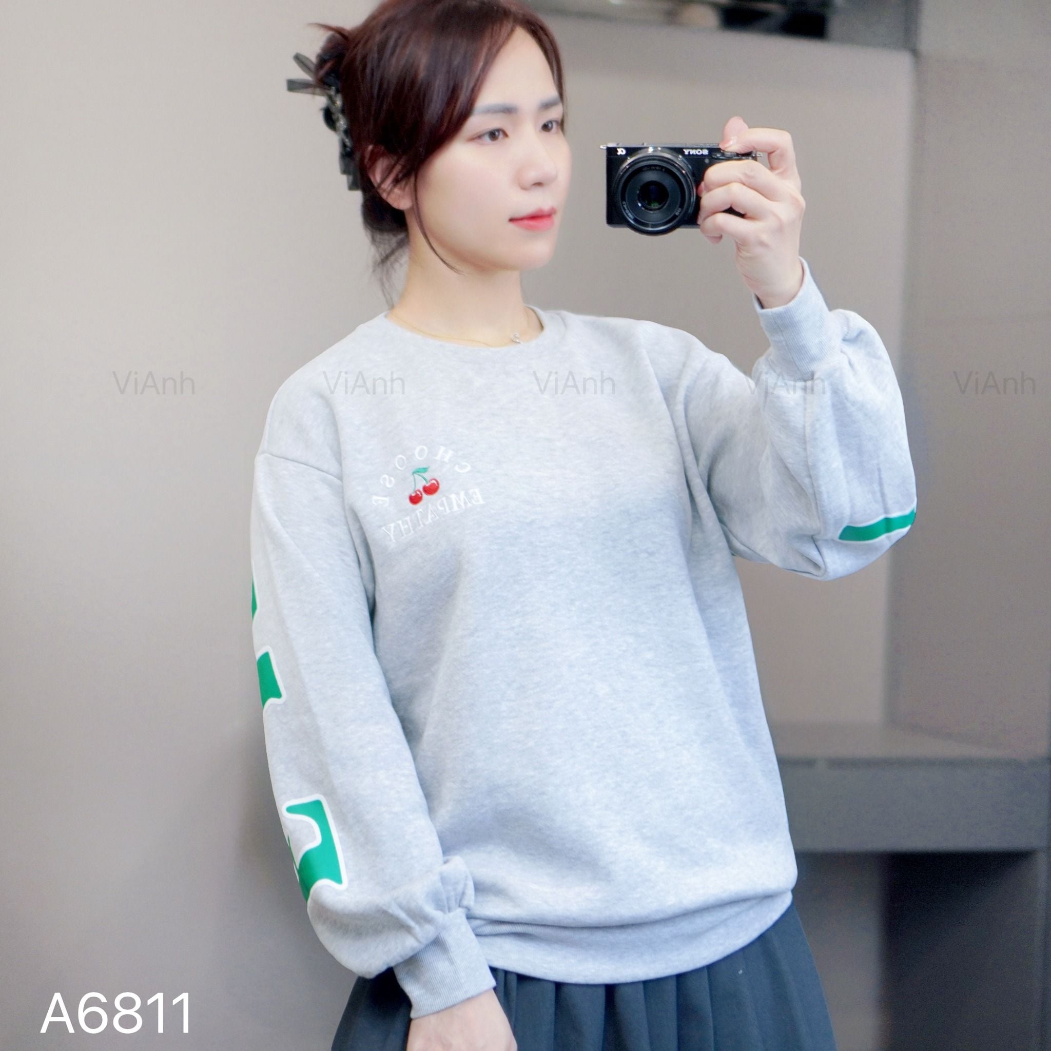 Áo sweater C11 thêu cherry Cotton Classic / GHI