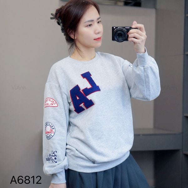 Áo sweater C12 thêu chữ LA ngực Cotton Classic / GHI