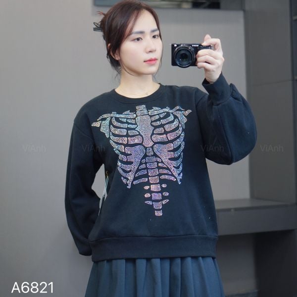 Áo sweater đính đá Cotton Essentials / Size: S / ĐEN