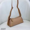 Túi B921 đeo chéo DM&STYLE CĐC / M25 Đ28 C12 / NÂU BE